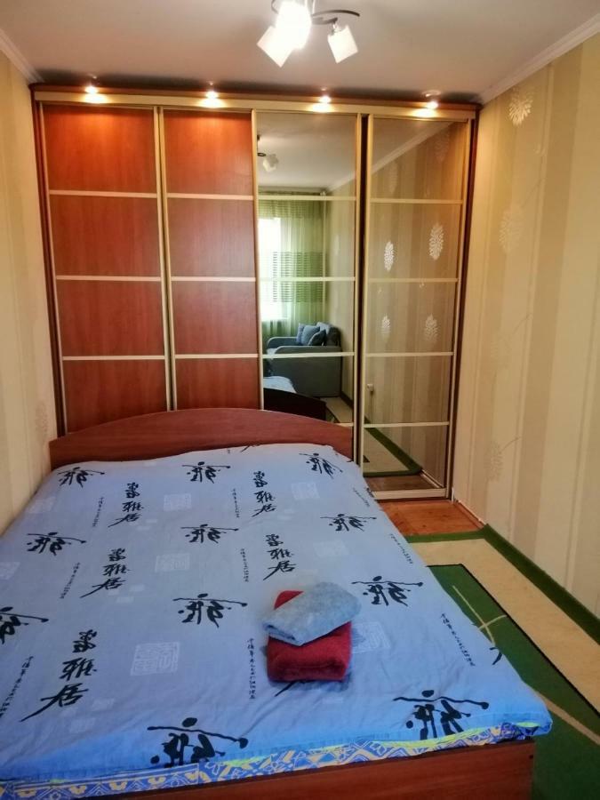 Apartments On Dontsya, 12 キエフ エクステリア 写真